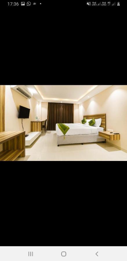 Aval International Hotell Gurgaon Exteriör bild