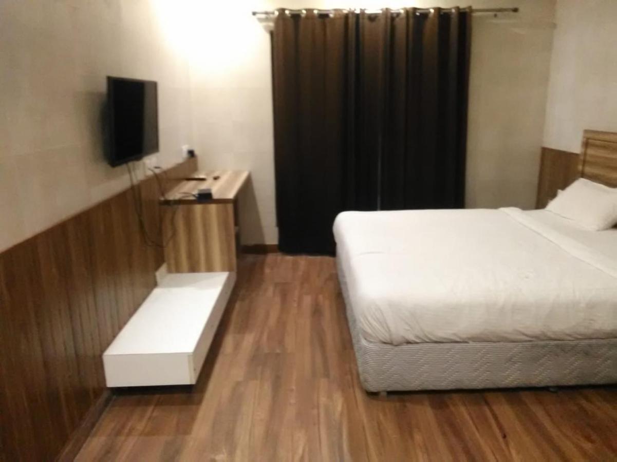 Aval International Hotell Gurgaon Exteriör bild