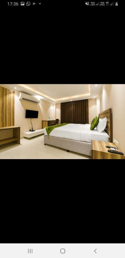 Aval International Hotell Gurgaon Exteriör bild